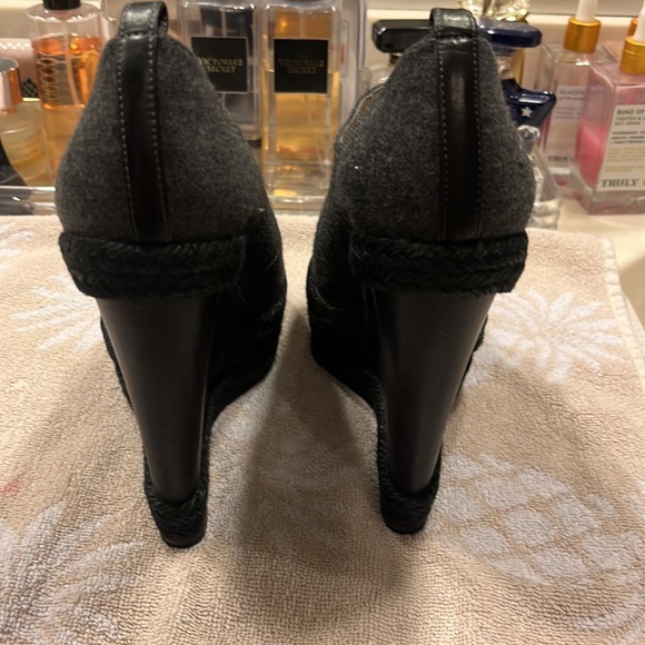 Beautiful 😍 barely worn Christian Louboutin Espadrilles - Picture 4 of 6